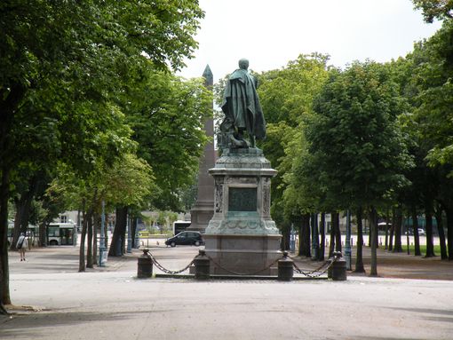  Statue du Général Drouot, Cours Léopold